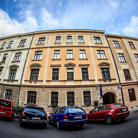 Hotel Pyramida Brno Exterior foto
